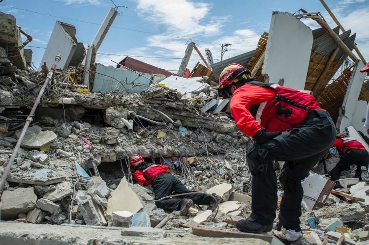 Unimos esfuerzos frente al terremoto de Ecuador